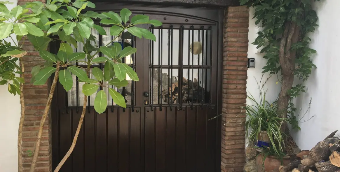 Sale of apartment complex in Benalauría 4