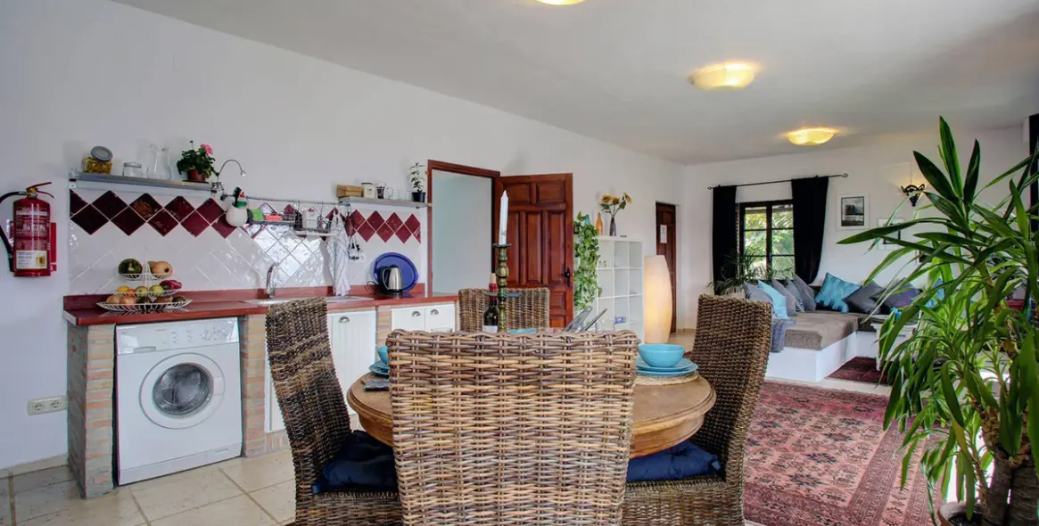 Продажа апартаментного комплекса в Benalauría 37