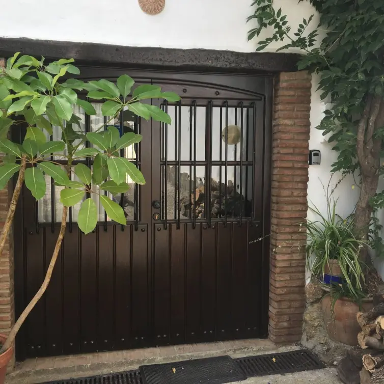 Sale of apartment complex in Benalauría