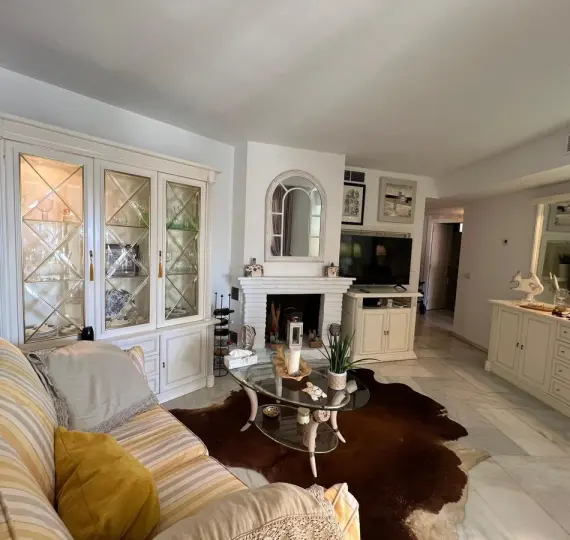 Продажа апартаментов на среднем этаже в Benalmadena