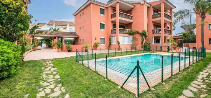 Продажа апартаментов на среднем этаже в Marbesa 0