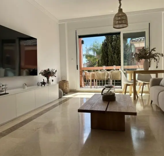 Продажа апартаментов на среднем этаже в Marbesa