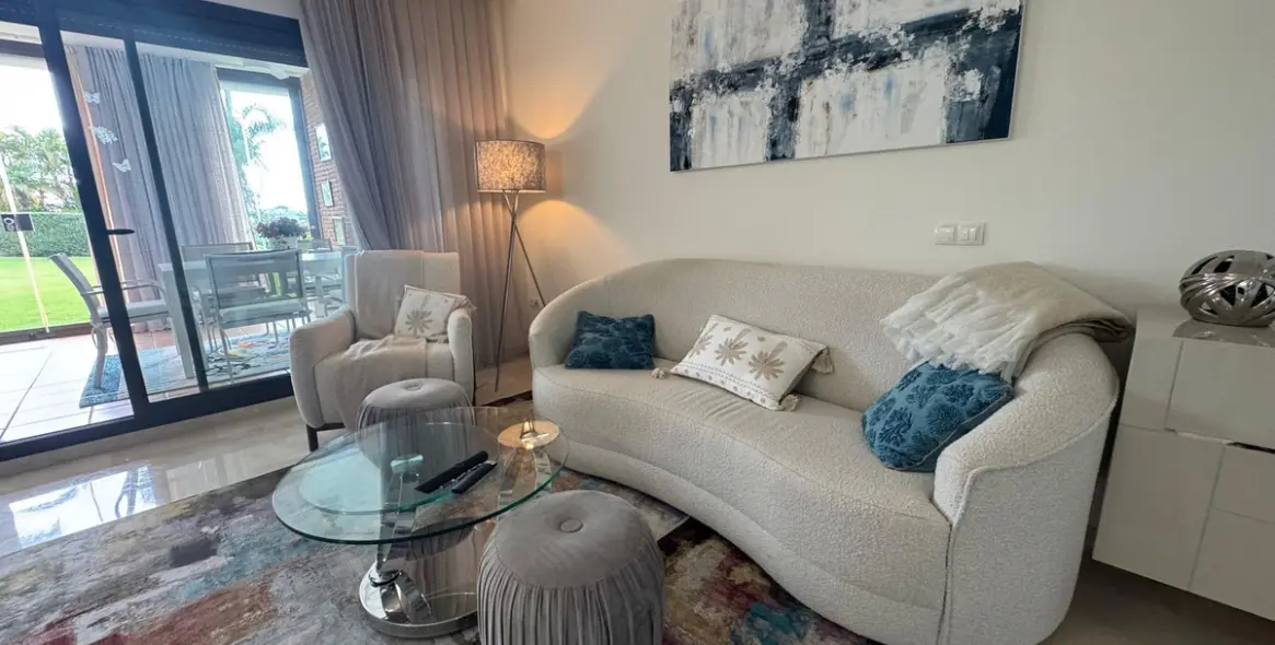 Продажа апартаментов на первом этаже в Estepona (район Estepona) 1