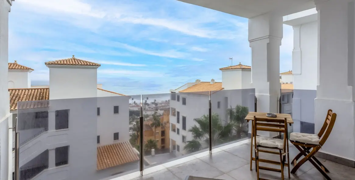 Sale of ground floor apartment in La Duquesa 5