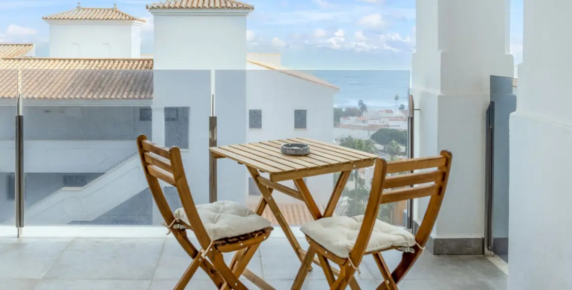 Sale of ground floor apartment in La Duquesa 6