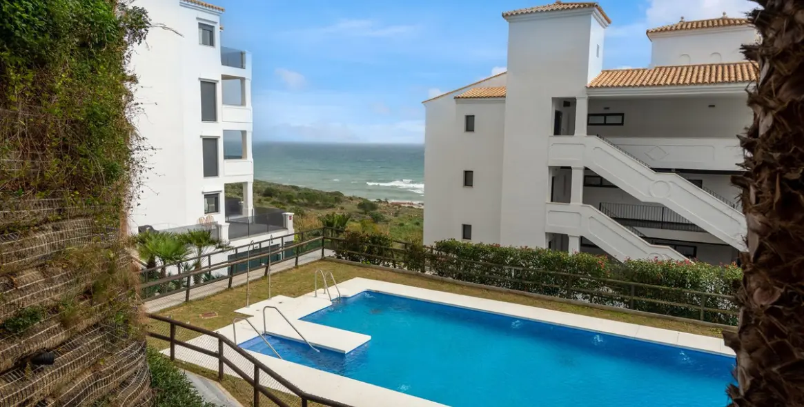 Sale of ground floor apartment in La Duquesa 17