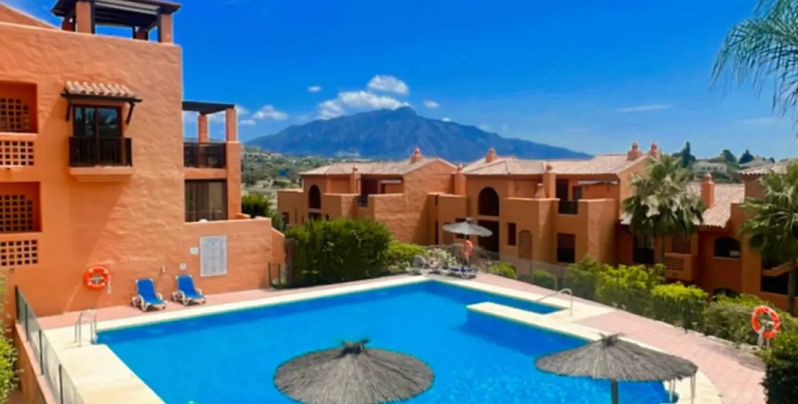 Продажа апартаментов на первом этаже в Benahavís 1