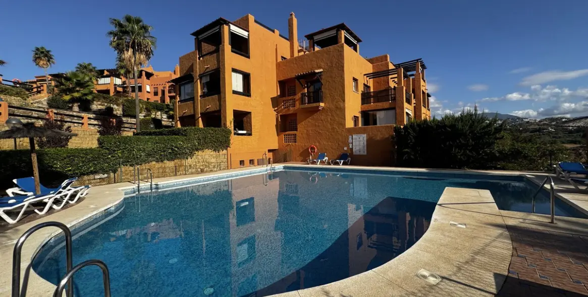 Продажа апартаментов на первом этаже в Benahavís 2