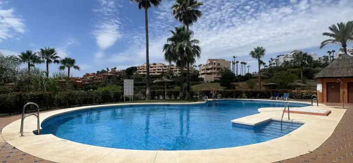 Sale of ground floor apartment in Benahavís 2