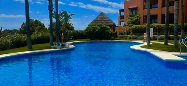 Sale of ground floor apartment in Benahavís 4