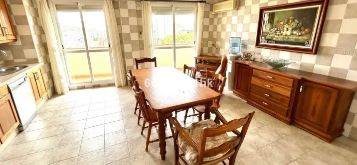 Продажа апартаментов на среднем этаже в Fuengirola Centro 1