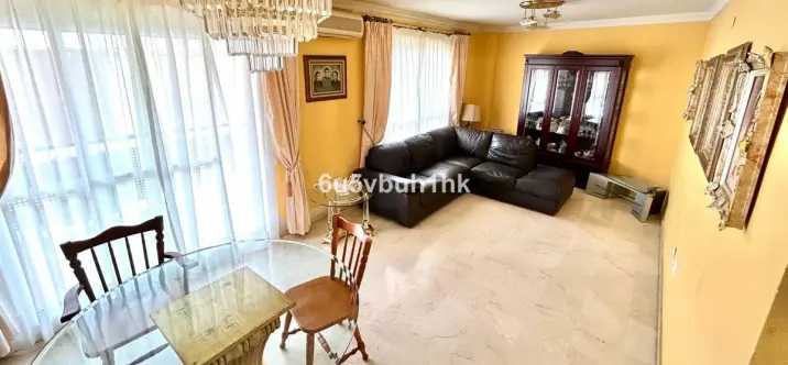 Продажа апартаментов на среднем этаже в Fuengirola Centro 2