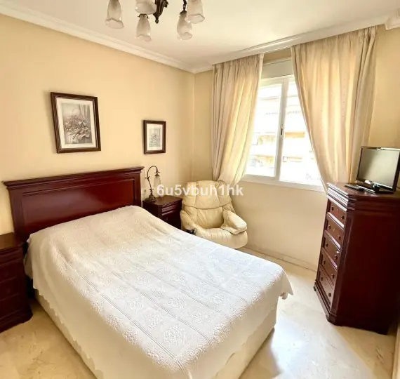 Продажа апартаментов на среднем этаже в Fuengirola Centro