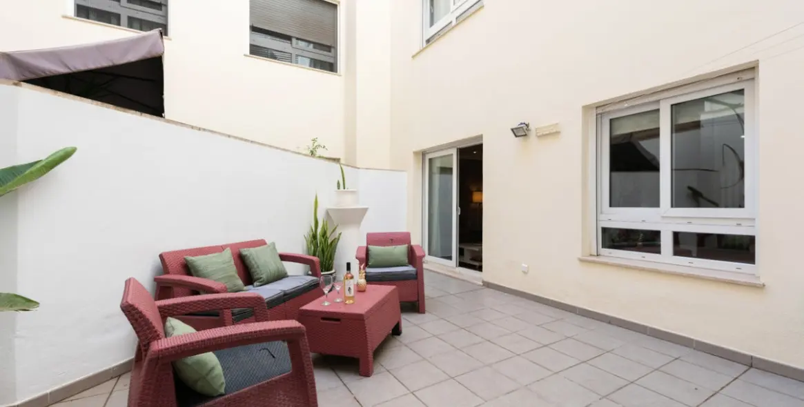 Sale of middle floor apartment in Málaga 3