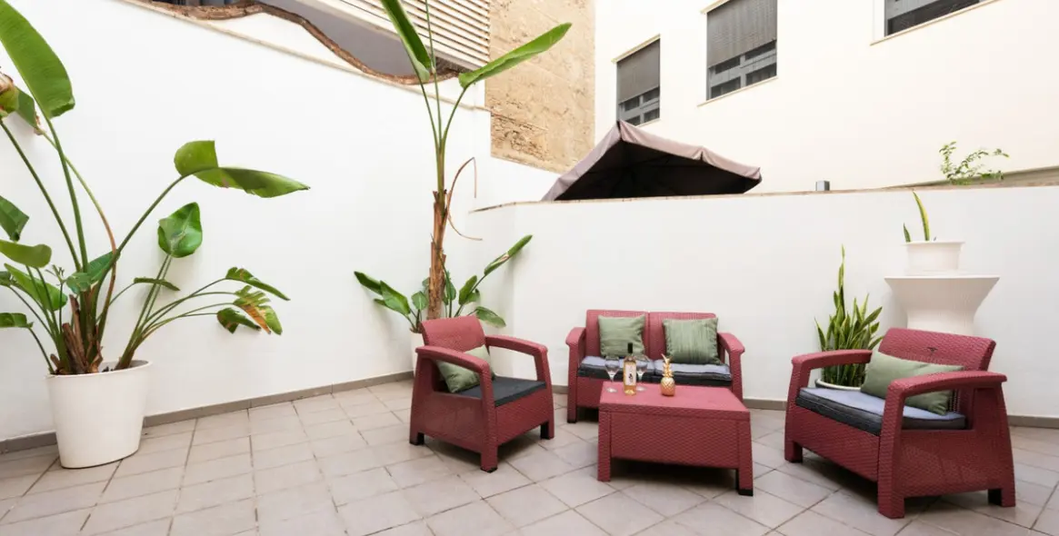 Sale of middle floor apartment in Málaga 7