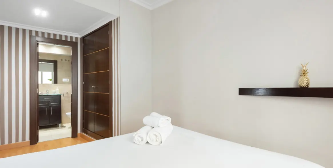 Sale of middle floor apartment in Málaga 12