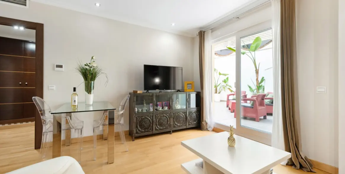 Sale of middle floor apartment in Málaga 18