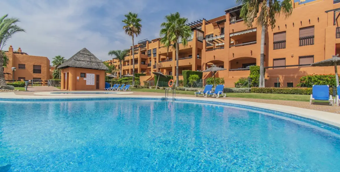 Продажа апартаментов на первом этаже в Atalaya 1