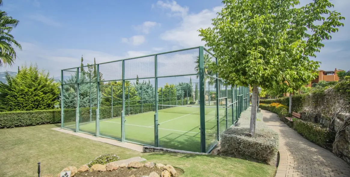 Продажа апартаментов на первом этаже в Atalaya 5