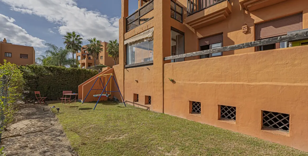 Продажа апартаментов на первом этаже в Atalaya 6