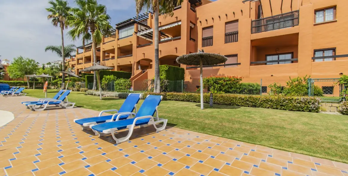 Продажа апартаментов на первом этаже в Atalaya 8