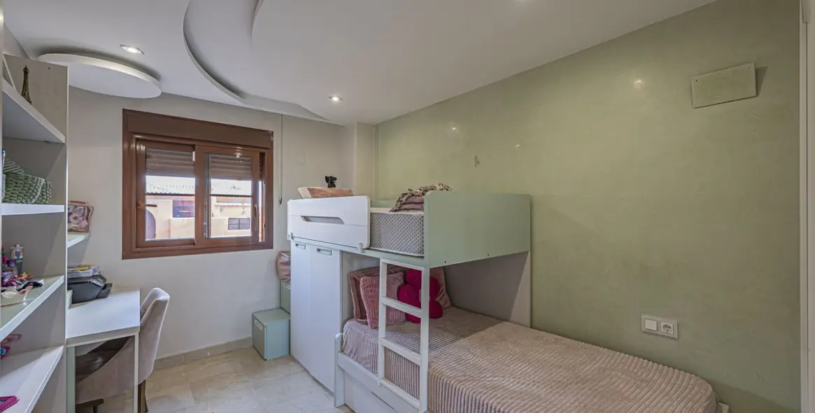 Продажа апартаментов на первом этаже в Atalaya 9