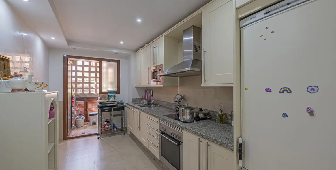 Продажа апартаментов на первом этаже в Atalaya 13