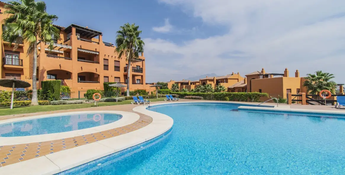 Продажа апартаментов на первом этаже в Atalaya 17