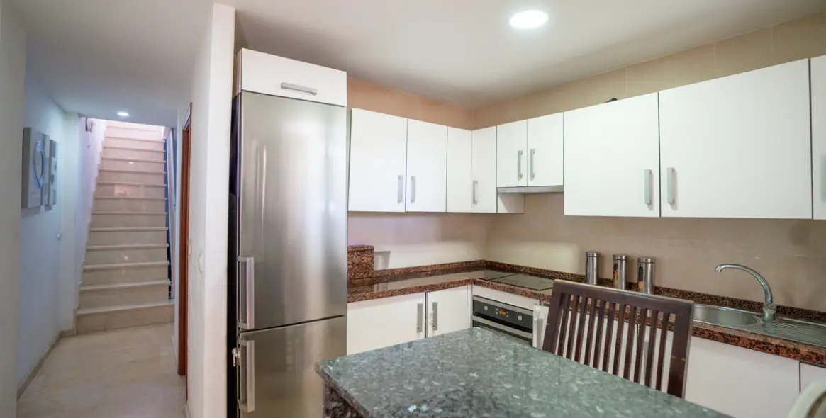 Sale of penthouse duplex in Estepona 3