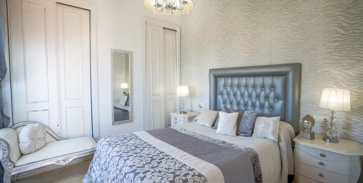 Sale of penthouse duplex in Estepona 4