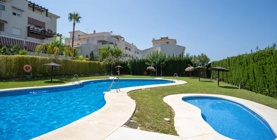 Sale of penthouse duplex in Estepona 8