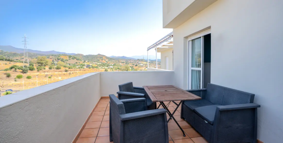 Sale of penthouse duplex in Estepona 13