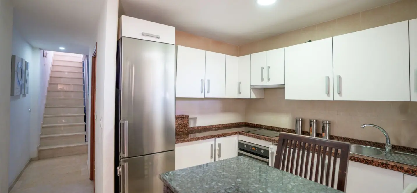Venta de ático dúplex en Estepona 2