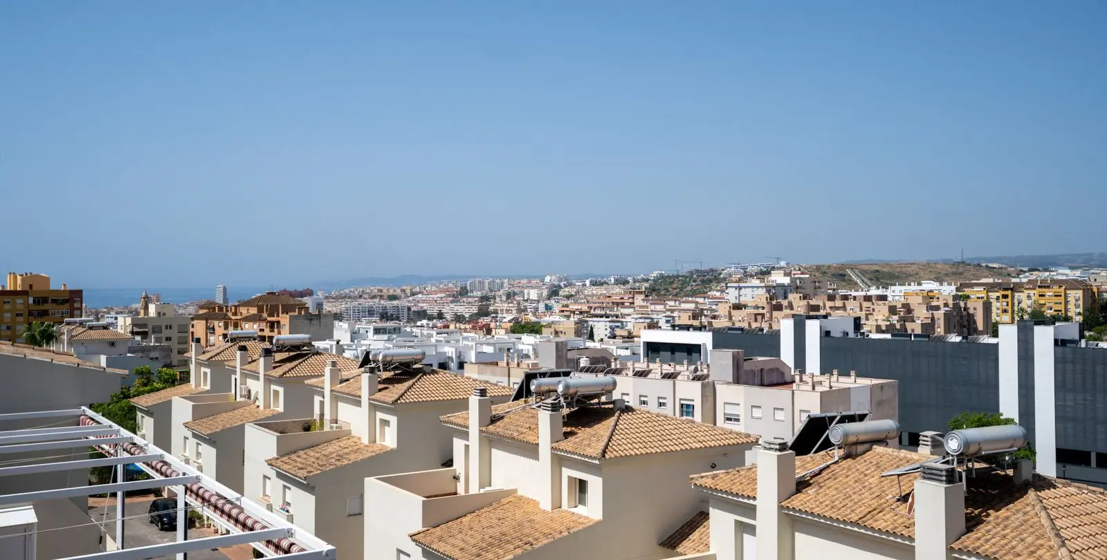 Venta de ático dúplex en Estepona 17