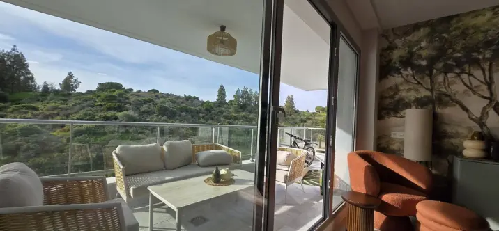 Продажа апартаментов на среднем этаже в Mijas Costa 0