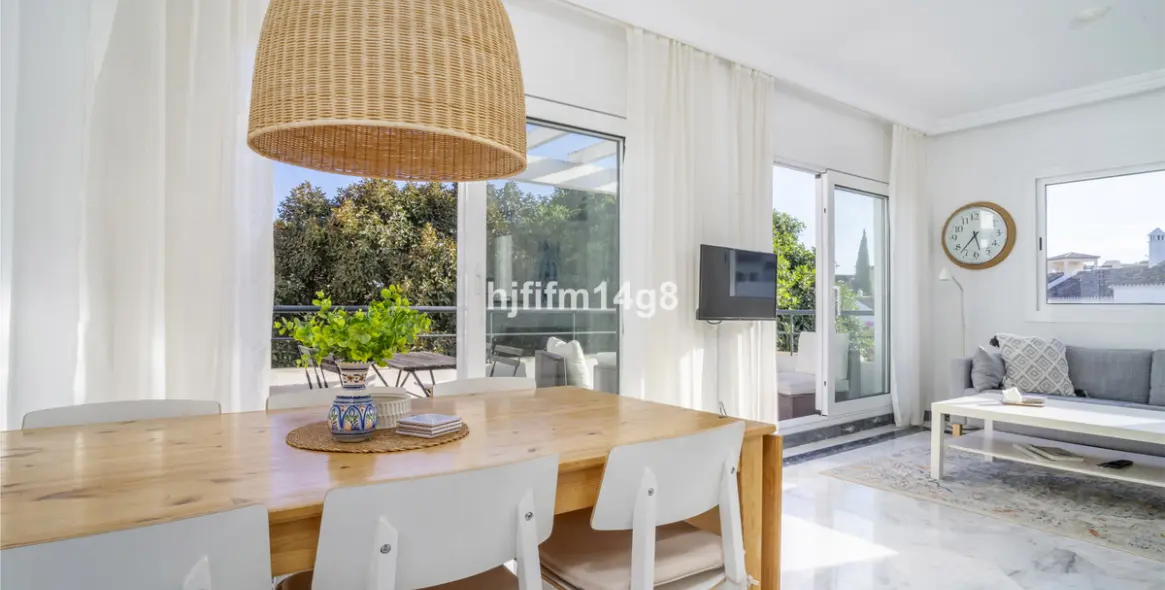 Продажа апартаментов на среднем этаже в Nueva Andalucía 1