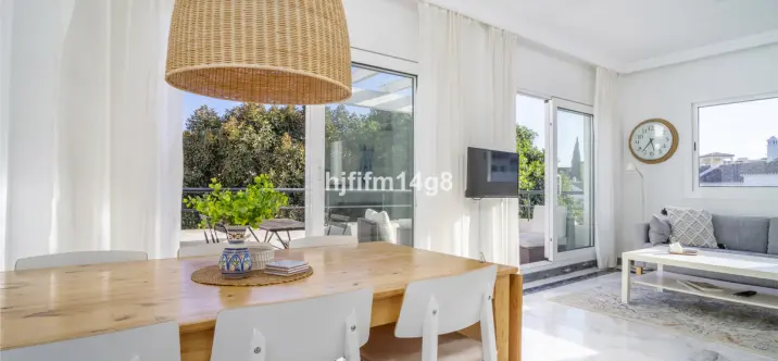 Продажа апартаментов на среднем этаже в Nueva Andalucía 0