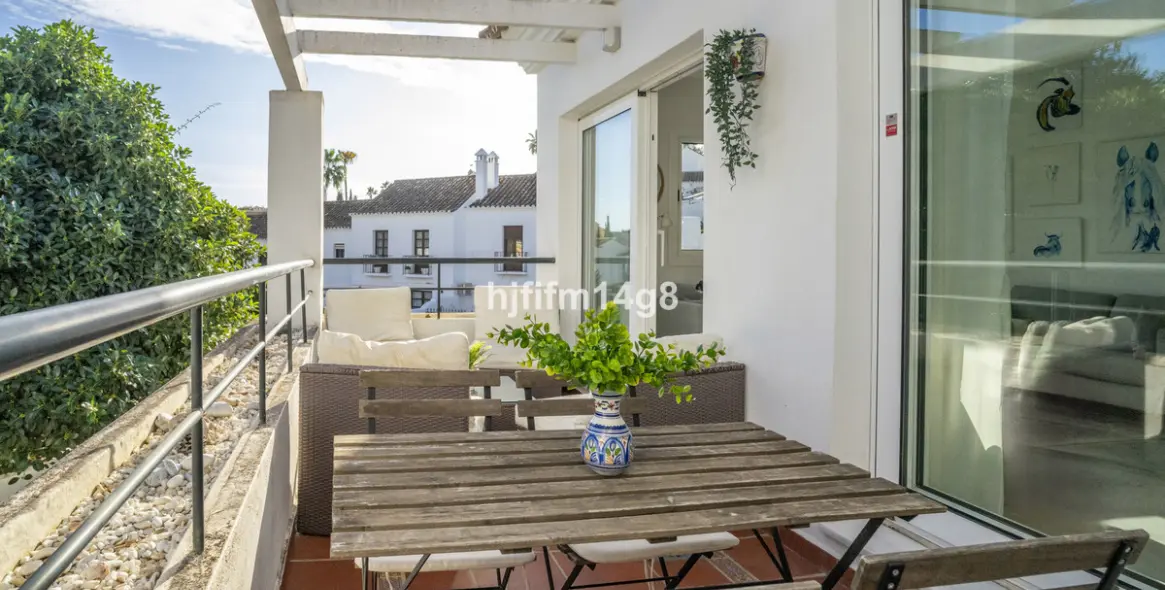 Продажа апартаментов на среднем этаже в Nueva Andalucía 3