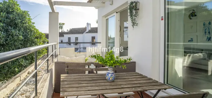 Продажа апартаментов на среднем этаже в Nueva Andalucía 2