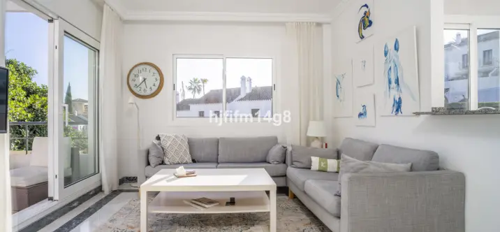 Продажа апартаментов на среднем этаже в Nueva Andalucía 3