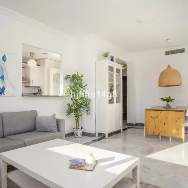 Продажа апартаментов на среднем этаже в Nueva Andalucía