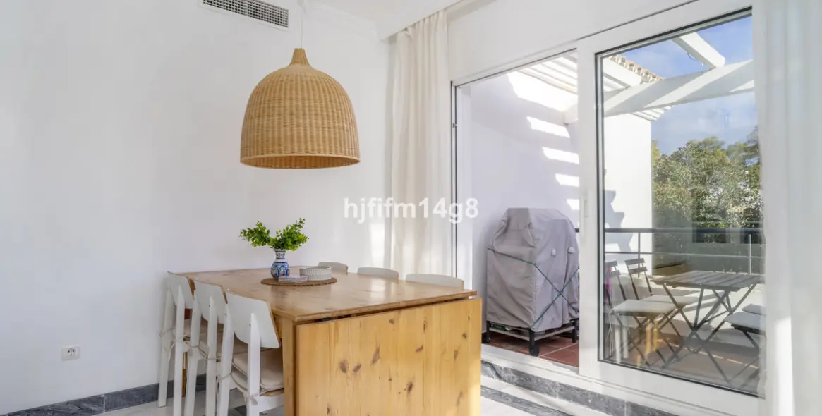 Продажа апартаментов на среднем этаже в Nueva Andalucía 8