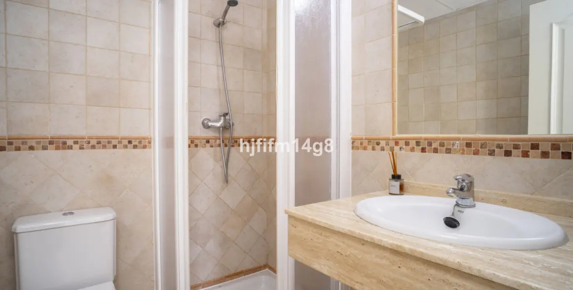 Продажа апартаментов на среднем этаже в Nueva Andalucía 14