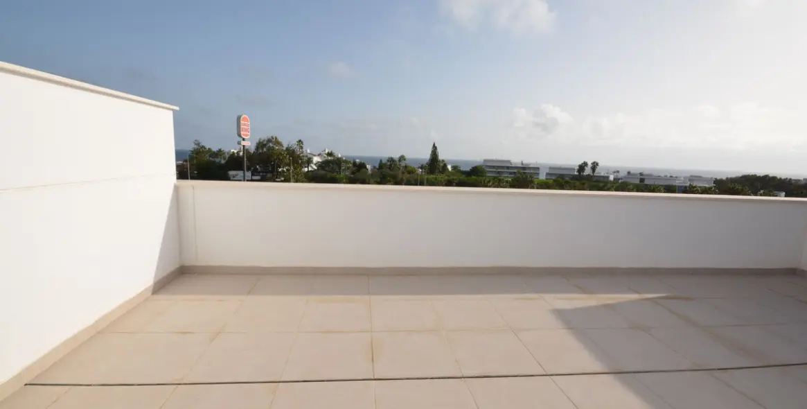 Sale of middle floor apartment in Estepona (district Estepona) 4