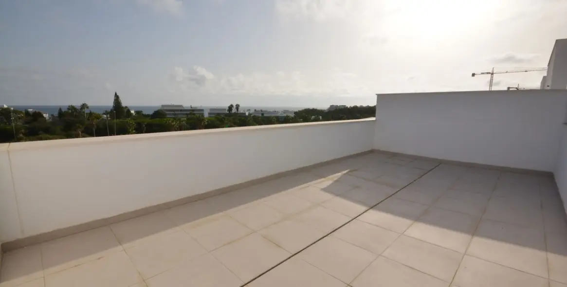 Sale of middle floor apartment in Estepona (district Estepona) 6