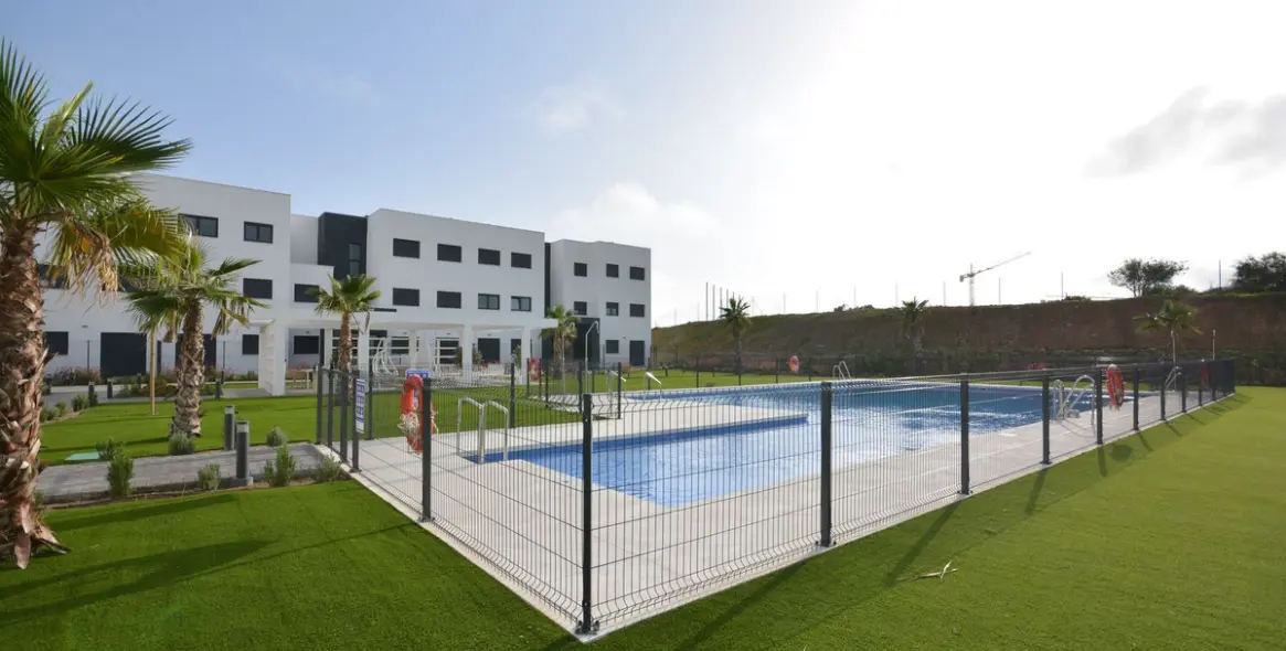 Sale of middle floor apartment in Estepona (district Estepona) 8