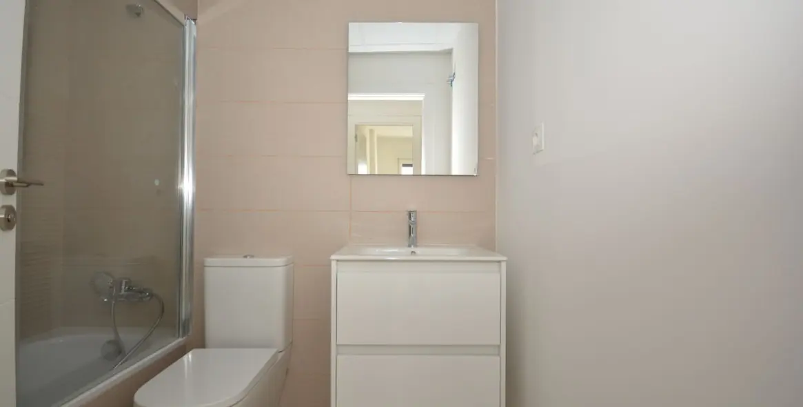 Продажа апартаментов на среднем этаже в Estepona 13