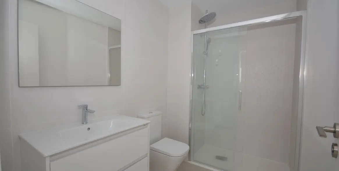 Продажа апартаментов на среднем этаже в Estepona 14