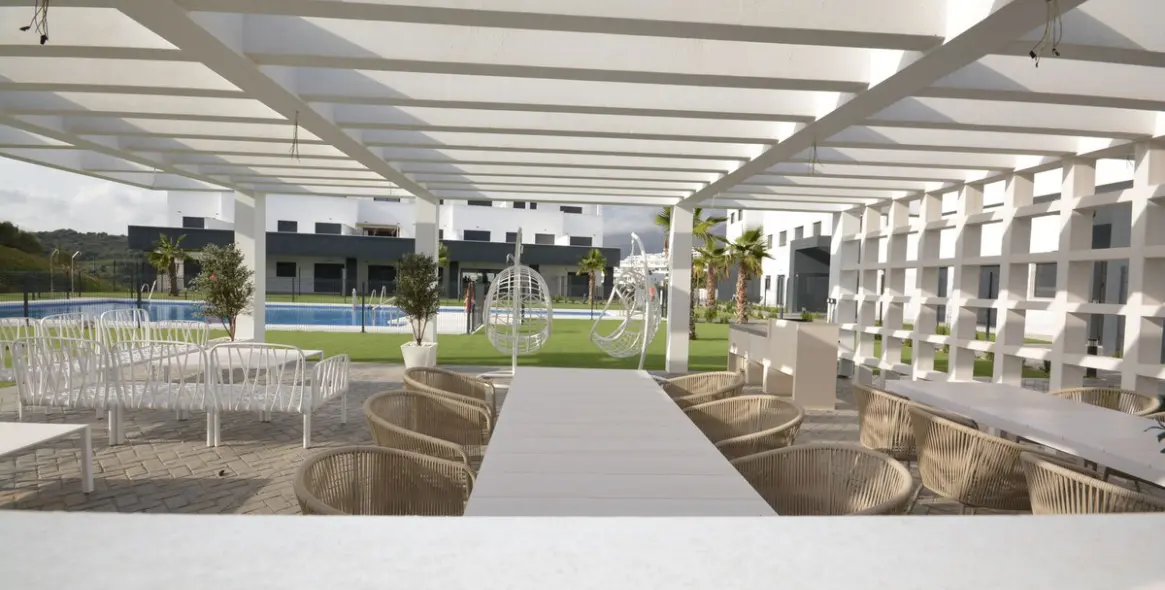 Продажа апартаментов на среднем этаже в Estepona 19