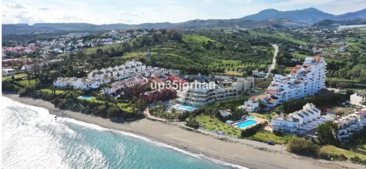 Middle floor apartment R5216503 0